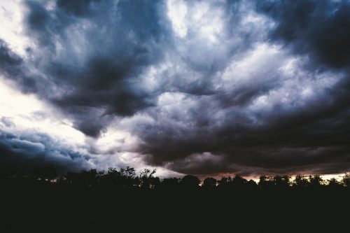 天気痛 / その頭痛やうつの原因は、もしかして…